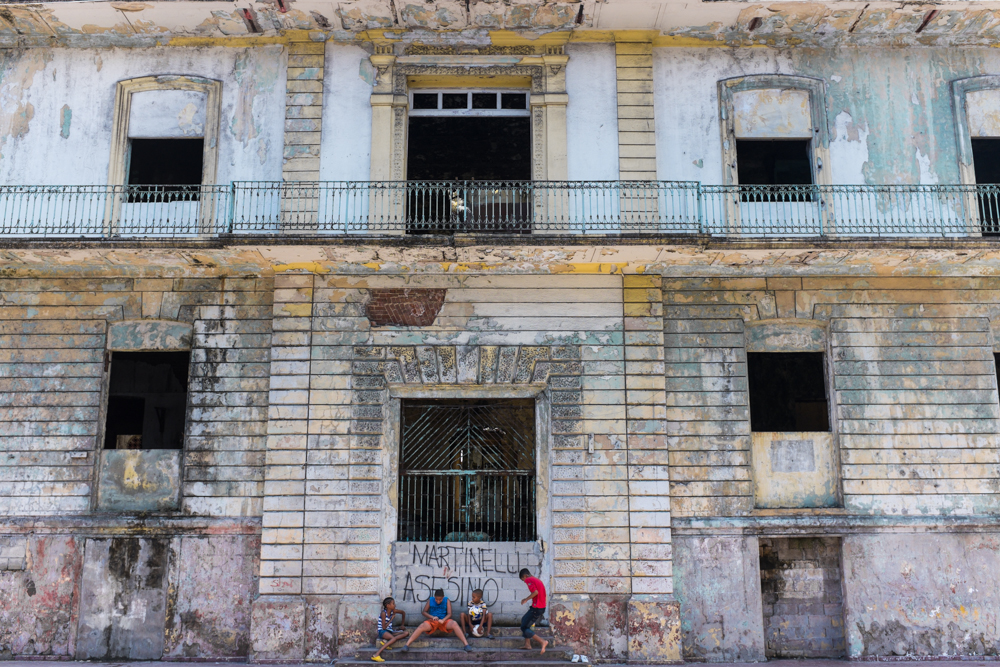 @Sofía Verzbolovskis from the series, La Tacita de Oro